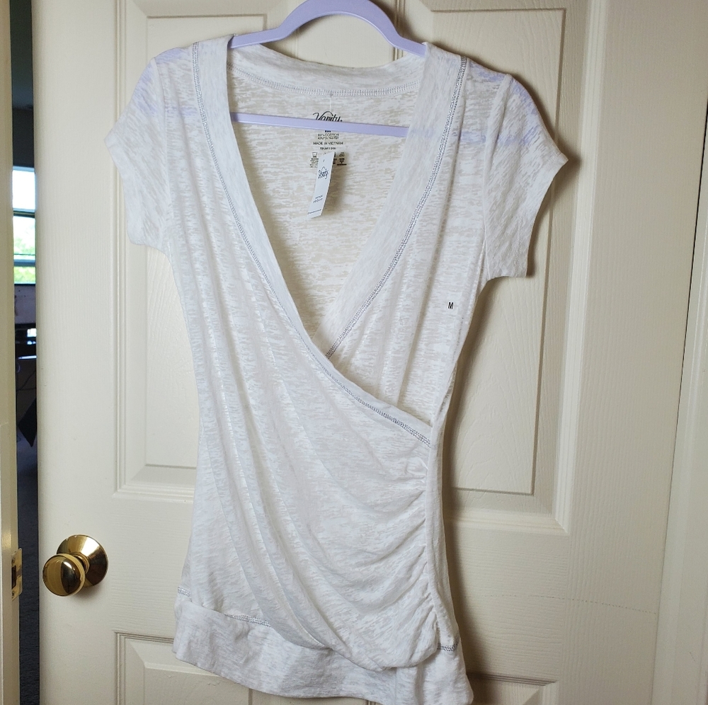 2 WHITE TOPS - Picture 12 of 12